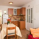 Stipo - Comfort Two Bedroom With Balcony And Sea View A2 شقة